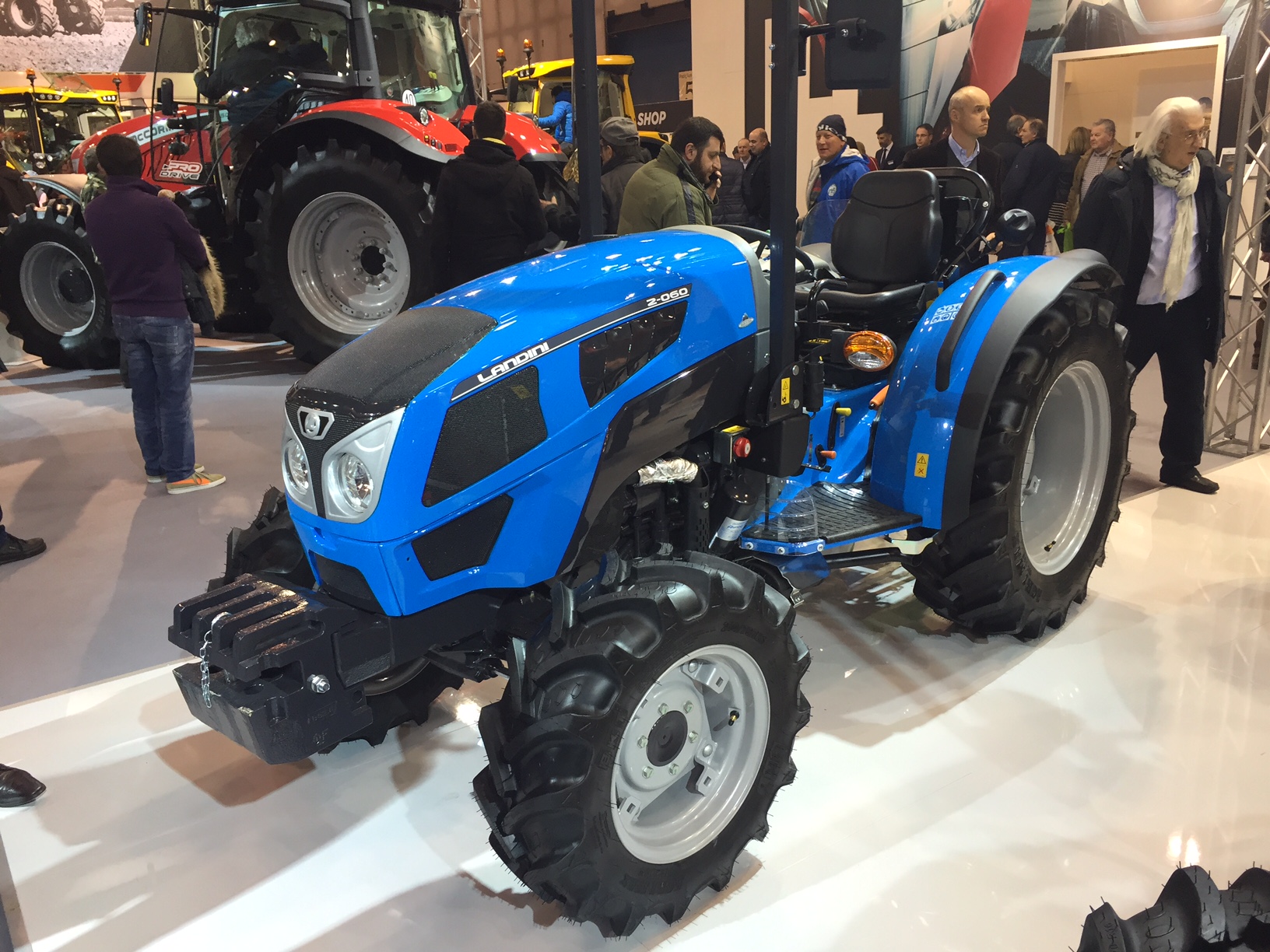Landini. Addio Mistral, ecco la nuova Serie 2 TRATTORI Web News sui trattori Landini. Addio Mistral, ecco la nuova Serie 2 TRATTORI Web News sui trattori