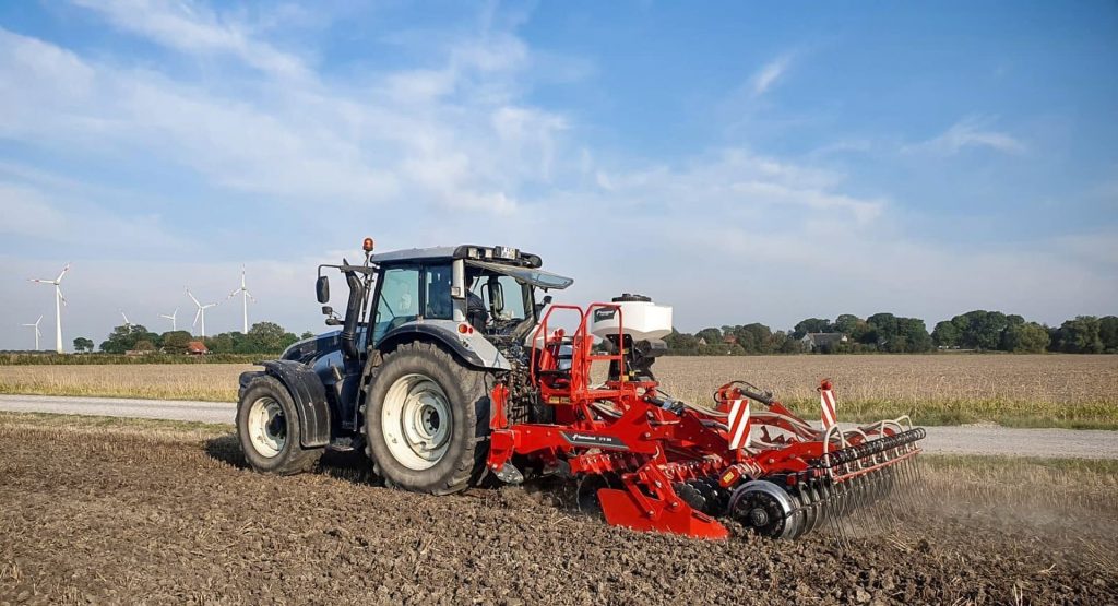 Kverneland DTX con a-drill in campo