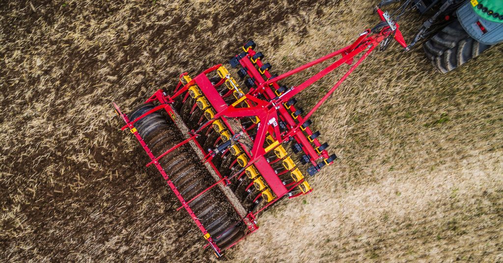 Vaderstad Carrier in lavorazione su stoppie di grano