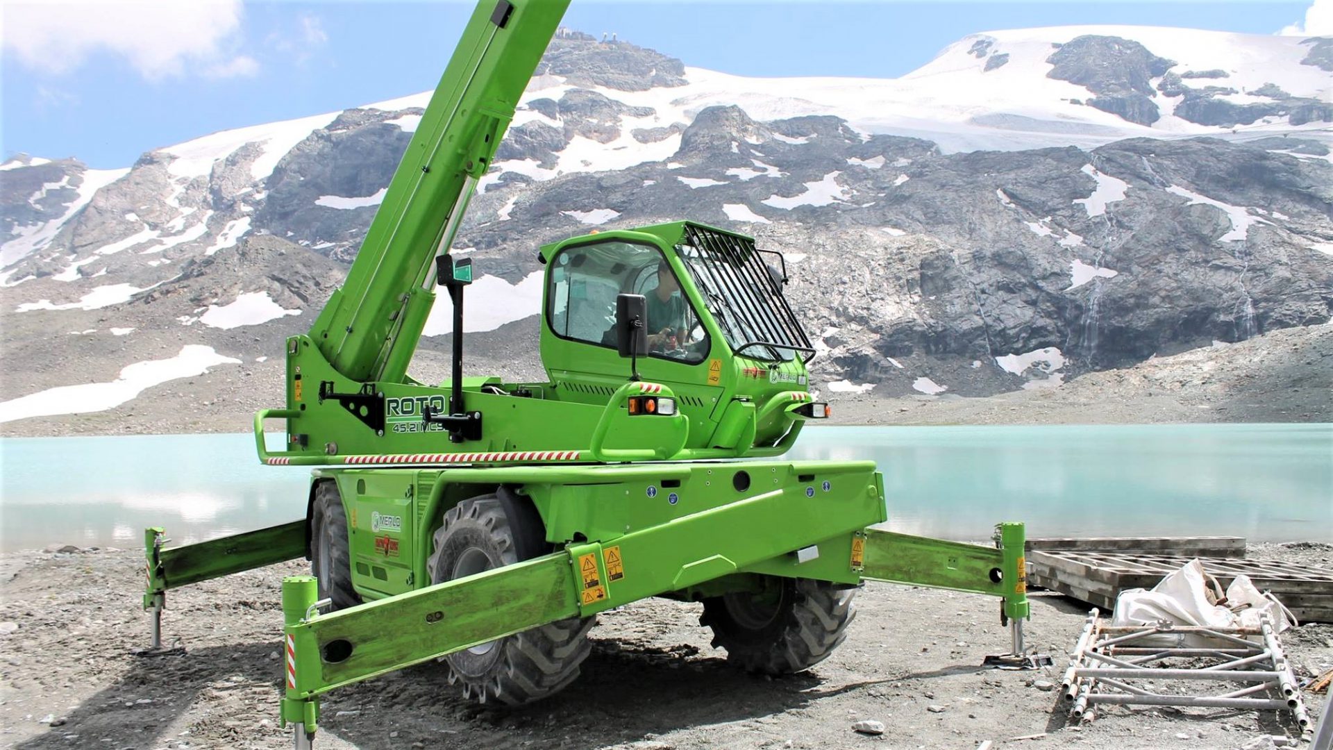 Tractor Service segue imprese di alto livello in cui l'uso dei telescopici Merlo è fondamentale per portare a termine lavori impegnativi.