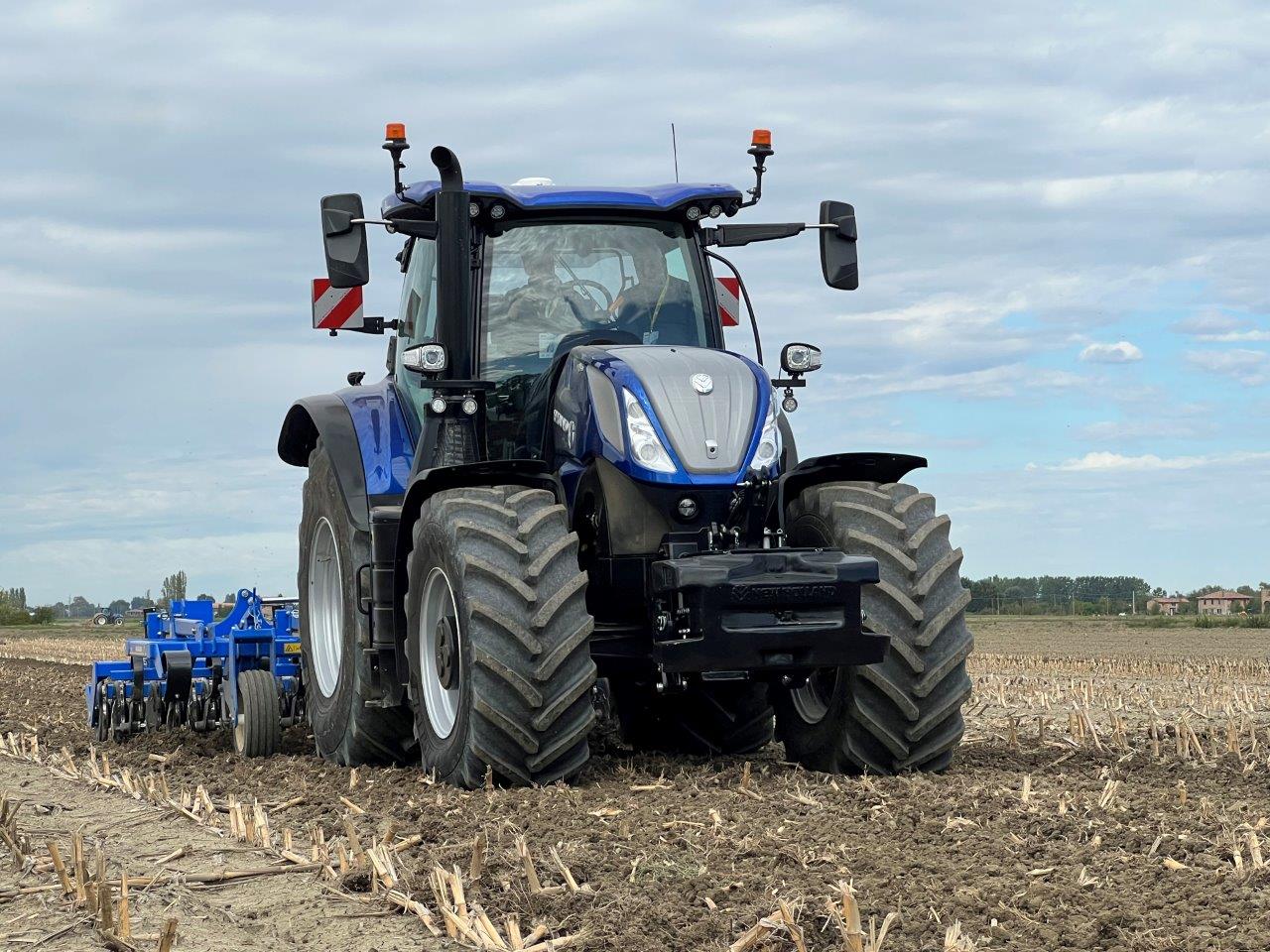New Holland T7.300 LWB Auto Command. La prova esclusiva