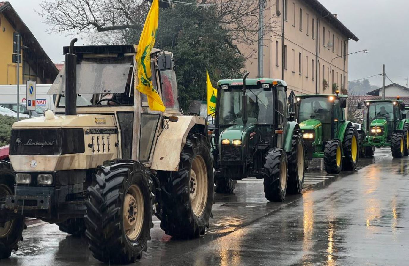 Monvalle, la sfilata dei trattori per il giorno del Ringraziamento